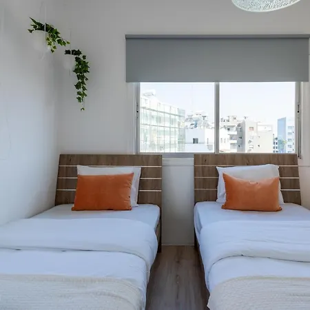 Citrus 3-bedroom In لارنكا