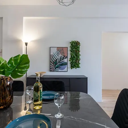 Citrus 3-bedroom In *